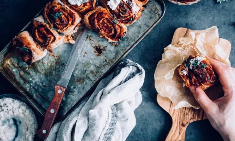 Vegan pizza rolls plant-based