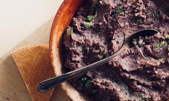 vegan chipotle black bean dip