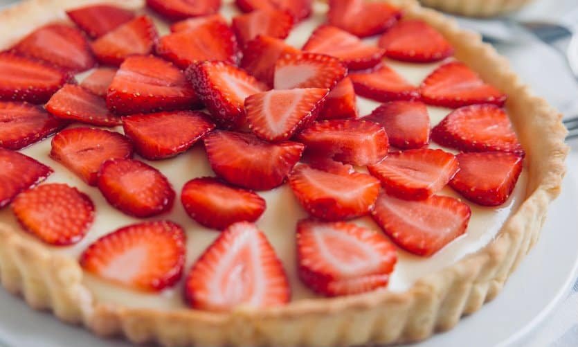 Sugar-free vegan strawberry tart