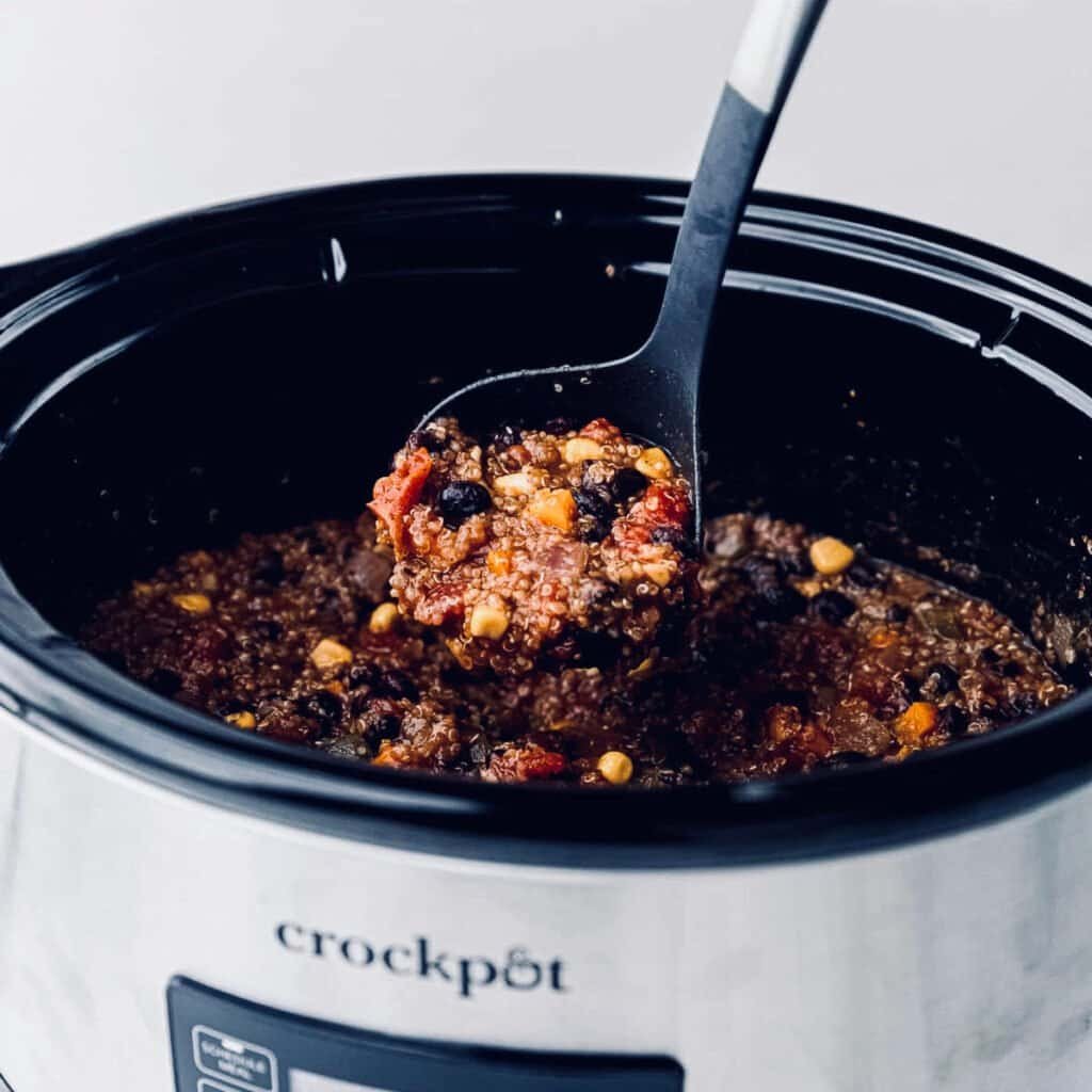 Vegan quinoa black bean chili